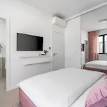 Lemon, 3 Bedrooms, 4 Baths, Infinity Pool, Whirlpool, Cinema Room, Sea View