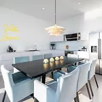 Villa Lemon, 3 Bedrooms, 4 Baths, Infinity Pool, Whirlpool, Cinema Room, Sea View Jesenice