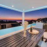 Villa Lemon, 3 Bedrooms, 4 Baths, Infinity Pool, Whirlpool, Cinema Room, Sea View Jesenice