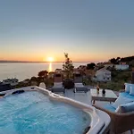 Lemon, 3 Bedrooms, 4 Baths, Infinity Pool, Whirlpool, Cinema Room, Sea View Villa *
