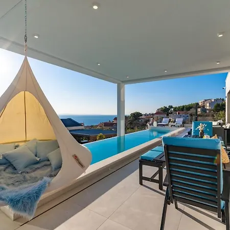New! Lemon With Heated Infinity Pool, A Hot Tub, A Cinema Room, Sea Views, 6 Pax Jesenice (Split-Dalmatia)