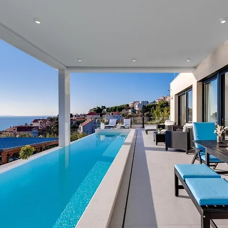 New! Lemon With Heated Infinity Pool, A Hot Tub, A Cinema Room, Sea Views, 6 Pax *