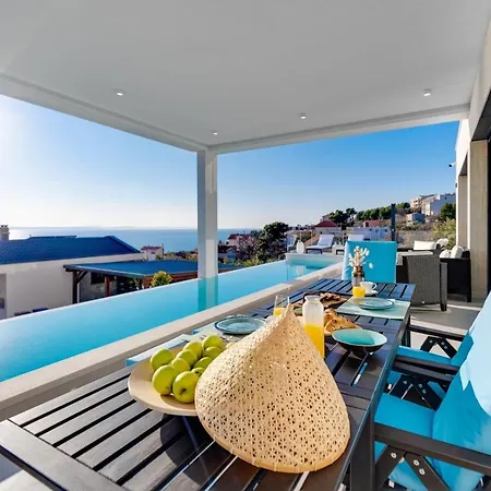 Villa New! Lemon With Heated Infinity Pool, A Hot Tub, A Cinema Room, Sea Views, 6 Pax Jesenice (Split-Dalmatia)