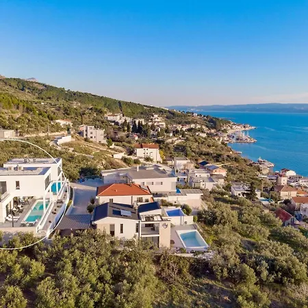 New! Lemon With Heated Infinity Pool, A Hot Tub, A Cinema Room, Sea Views, 6 Pax Jesenice (Split-Dalmatia)