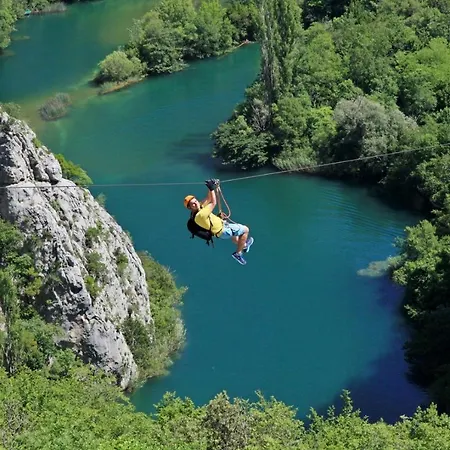 Villa New! Lemon With Heated Infinity Pool, A Hot Tub, A Cinema Room, Sea Views, 6 Pax Jesenice (Split-Dalmatia)