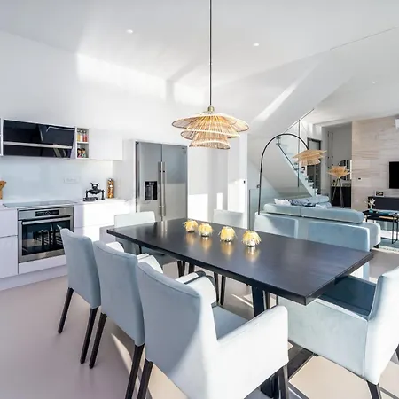 Lemon, 3 Bedrooms, 4 Baths, Infinity Pool, Whirlpool, Cinema Room, Sea View Villa