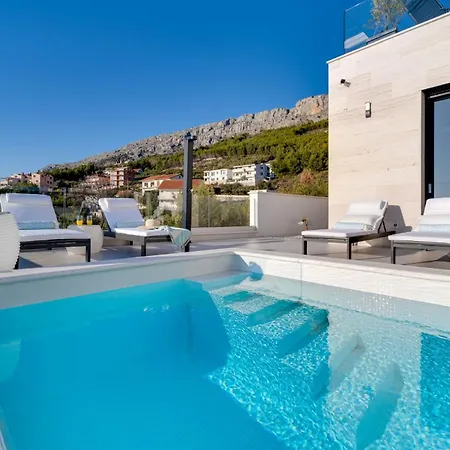 Villa Lemon, 3 Bedrooms, 4 Baths, Infinity Pool, Whirlpool, Cinema Room, Sea View