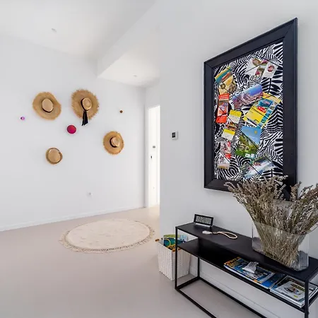 Villa Lemon, 3 Bedrooms, 4 Baths, Infinity Pool, Whirlpool, Cinema Room, Sea View *