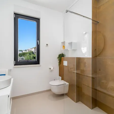 Lemon, 3 Bedrooms, 4 Baths, Infinity Pool, Whirlpool, Cinema Room, Sea View Villa *