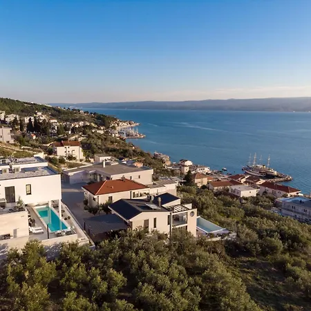 Lemon, 3 Bedrooms, 4 Baths, Infinity Pool, Whirlpool, Cinema Room, Sea View * Jesenice