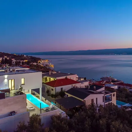 Villa Lemon, 3 Bedrooms, 4 Baths, Infinity Pool, Whirlpool, Cinema Room, Sea View Jesenice