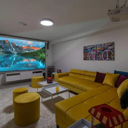 Villa Lemon, 3 Bedrooms, 4 Baths, Infinity Pool, Whirlpool, Cinema Room, Sea View Jesenice (Split-Dalmatia)