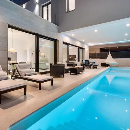 Villa Lemon, 3 Bedrooms, 4 Baths, Infinity Pool, Whirlpool, Cinema Room, Sea View